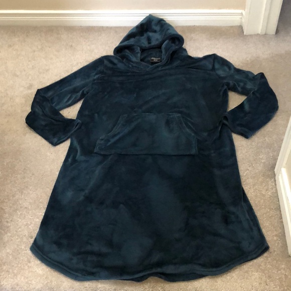 32 DEGREES | Hooded Plush Sleep Lounger - Picture 7 of 8